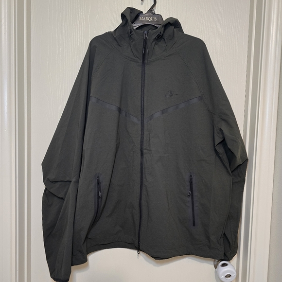 NWT $145 Nike Tech Men's Woven Jacket Dark Olive Green Sz XL-tall HM7151-355